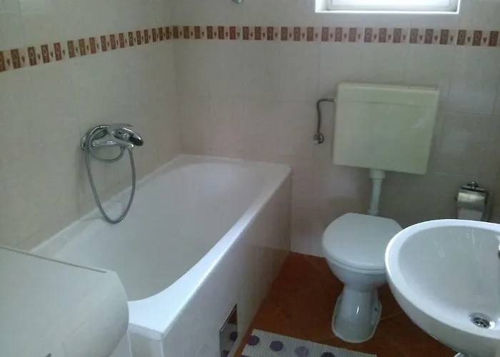 For 6 In Centar * 马卡尔斯卡