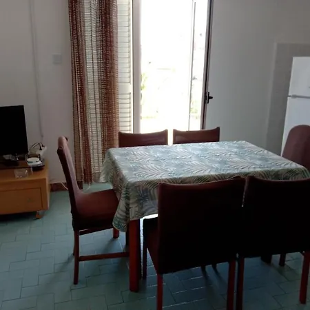 Apartment For 6 In Centar *