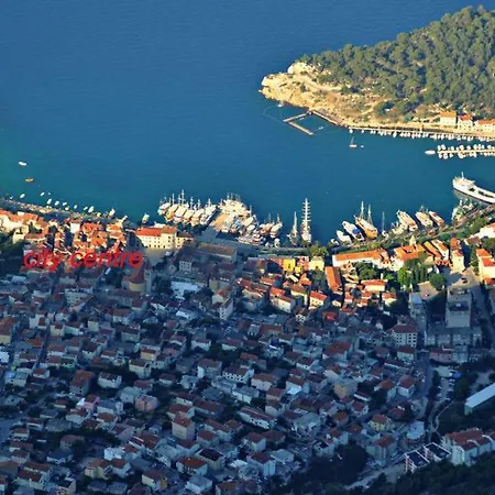 For 6 In Centar * Makarska