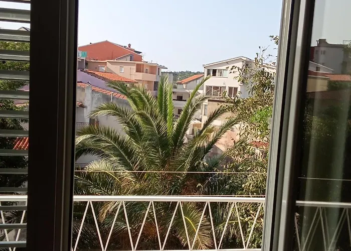 Апартаменти For 6 In Centar Макарська